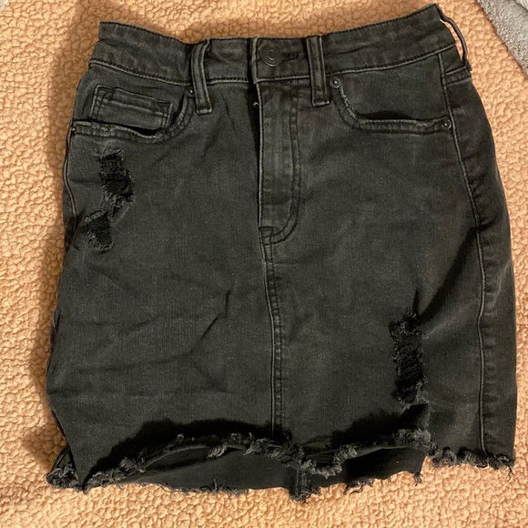 XS Black denim Aeropostale skirt. Very new condition - Picture 1 of 3